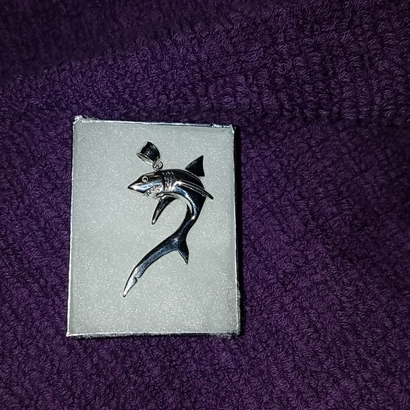 Sterling silver shark pendant - Picture 1 of 1